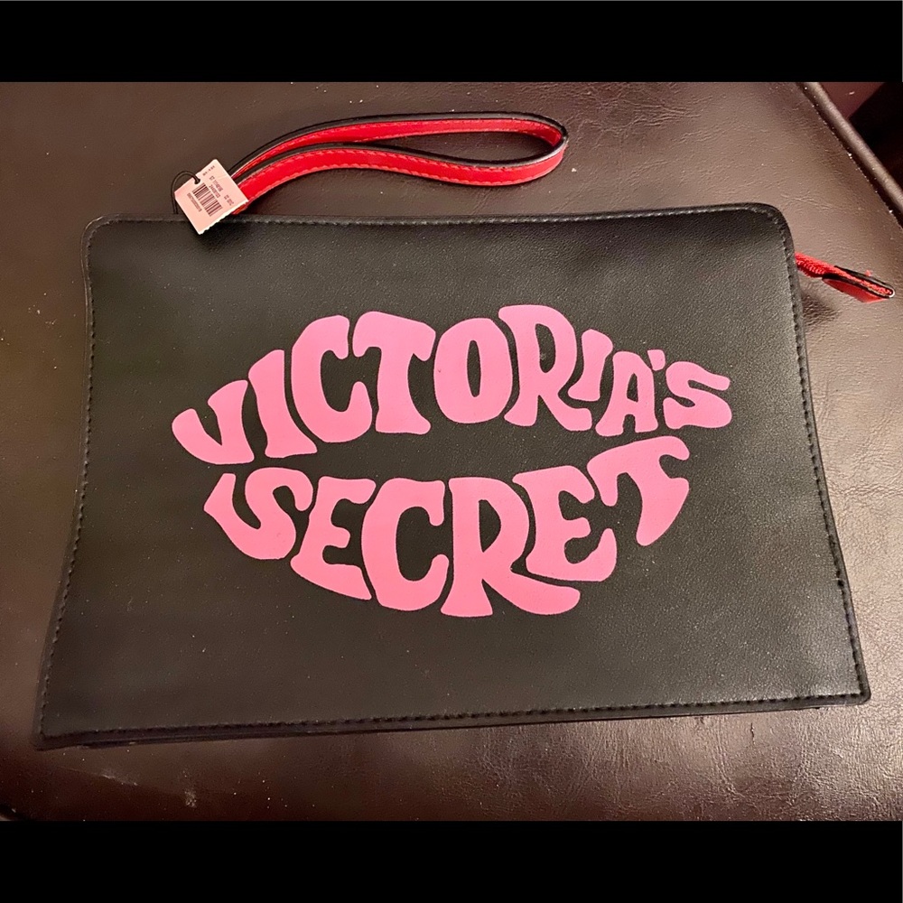 Victoria’s Secret cosmetic bag wristlet bnwt